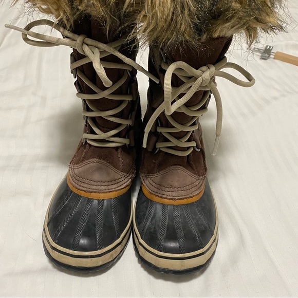 Sorel Joan Of Arctic Waterproof Lace Up Faux Fur Boots Brown/Tan Suede size 6 - Picture 6 of 11